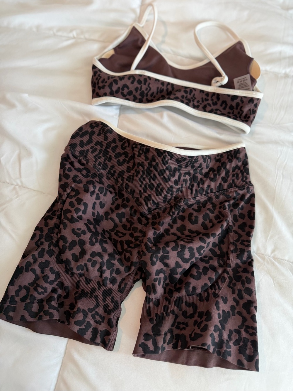 Leopard workout set - Picture 4 of 4